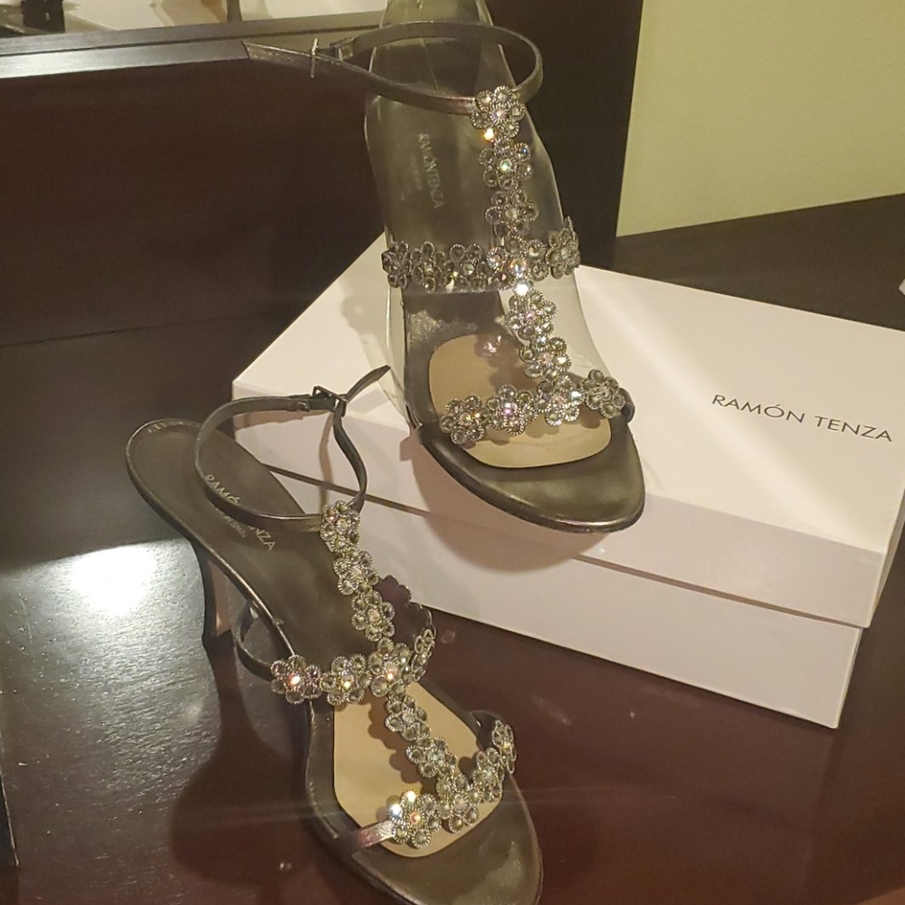 Ramòn Tenza Pewter Heel